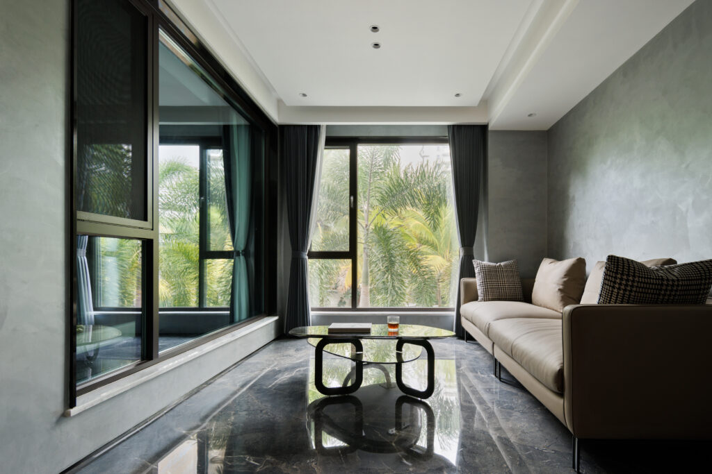 森鷹海南陵水案例-簡愛JE110鋁合金窗 台灣藍鯨隔音門窗獨家代理